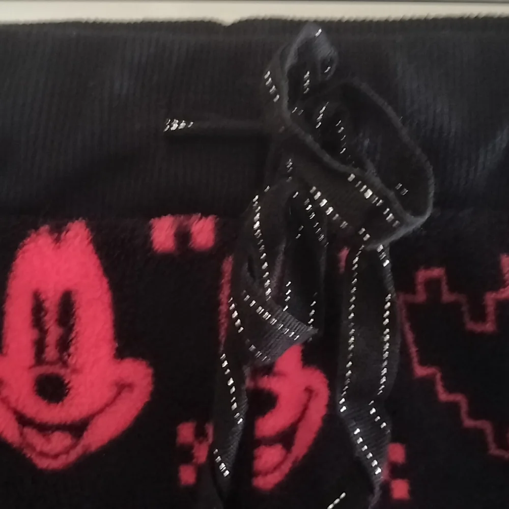 Mickey Mouse Disney Shorts Womens Large Red Black Fleece Shorts Pajamas Lounge - Picture 4 of 5